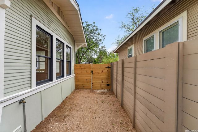 619 W Kings Hwy, San Antonio, TX 78212