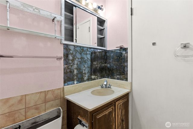 6621 S Oakes Street, Tacoma, WA 98409