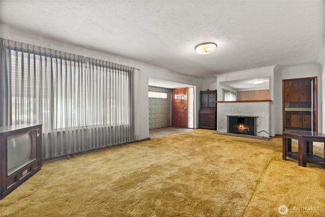 6621 S Oakes Street, Tacoma, WA 98409