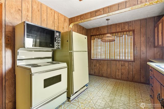 6621 S Oakes Street, Tacoma, WA 98409