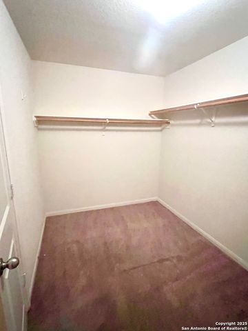 6122 Pleasant Mdw, San Antonio, TX 78222