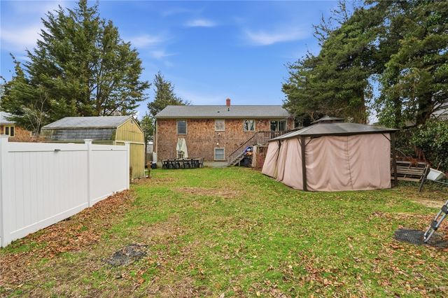 118 King Phillip Street, Portsmouth, RI 02871