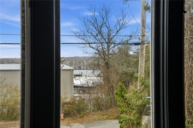 118 King Phillip Street, Portsmouth, RI 02871