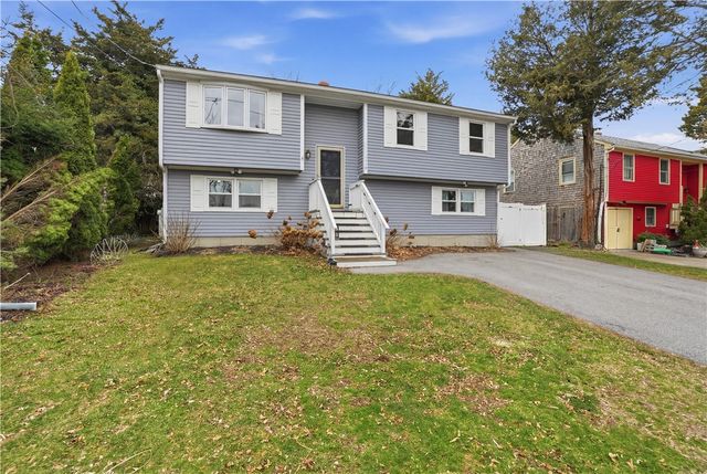 118 King Phillip Street, Portsmouth, RI 02871