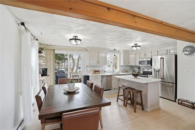 118 King Phillip Street, Portsmouth, RI 02871