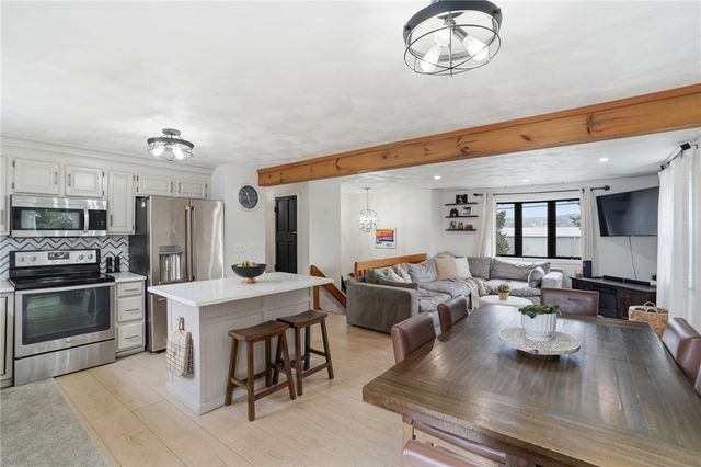 118 King Phillip Street, Portsmouth, RI 02871