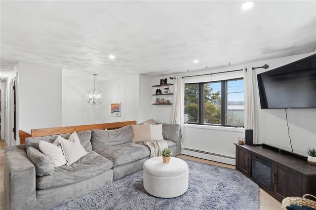 118 King Phillip Street, Portsmouth, RI 02871