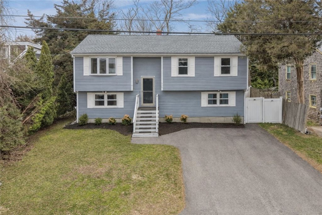 118 King Phillip Street, Portsmouth, RI 02871