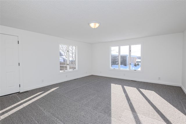 310 E 11th Street N, Newton, IA 50208