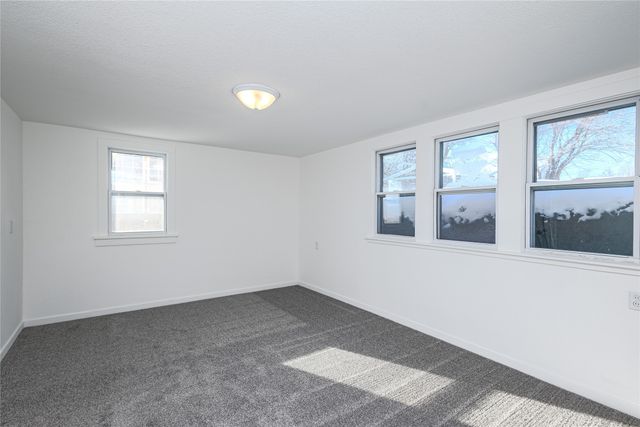 310 E 11th Street N, Newton, IA 50208