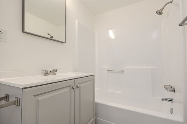 310 E 11th Street N, Newton, IA 50208