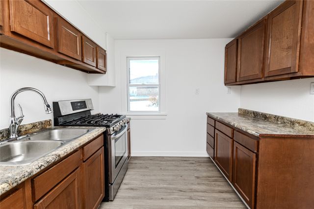 310 E 11th Street N, Newton, IA 50208