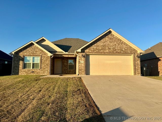 3608 Prairie Crossing Street, Durant, OK 74701