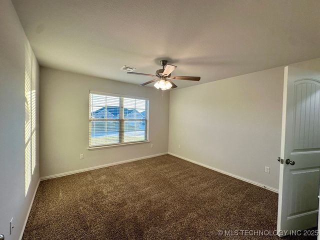 3608 Prairie Crossing Street, Durant, OK 74701