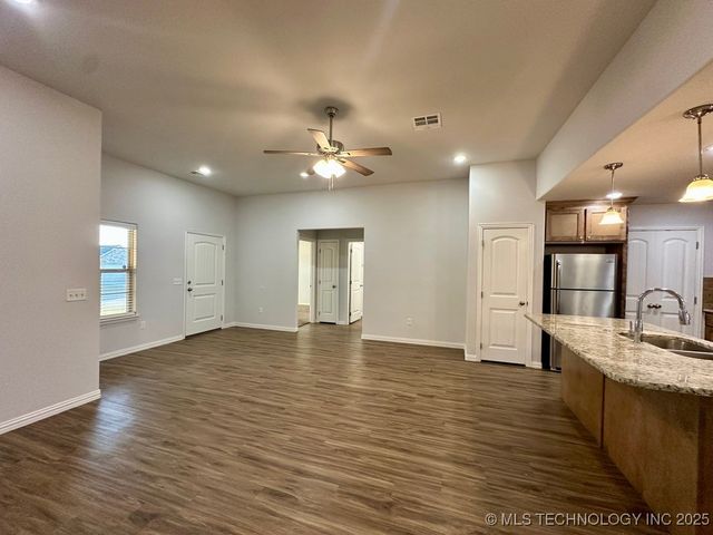 3608 Prairie Crossing Street, Durant, OK 74701