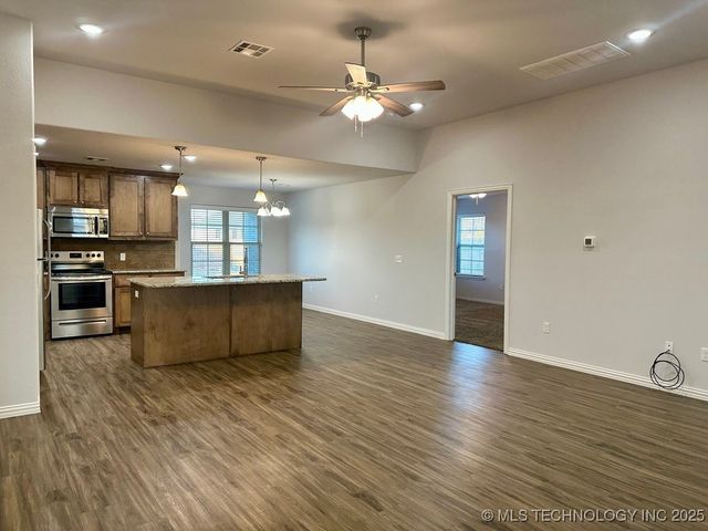 3608 Prairie Crossing Street, Durant, OK 74701