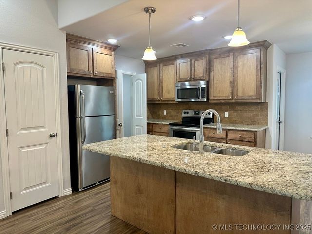 3608 Prairie Crossing Street, Durant, OK 74701