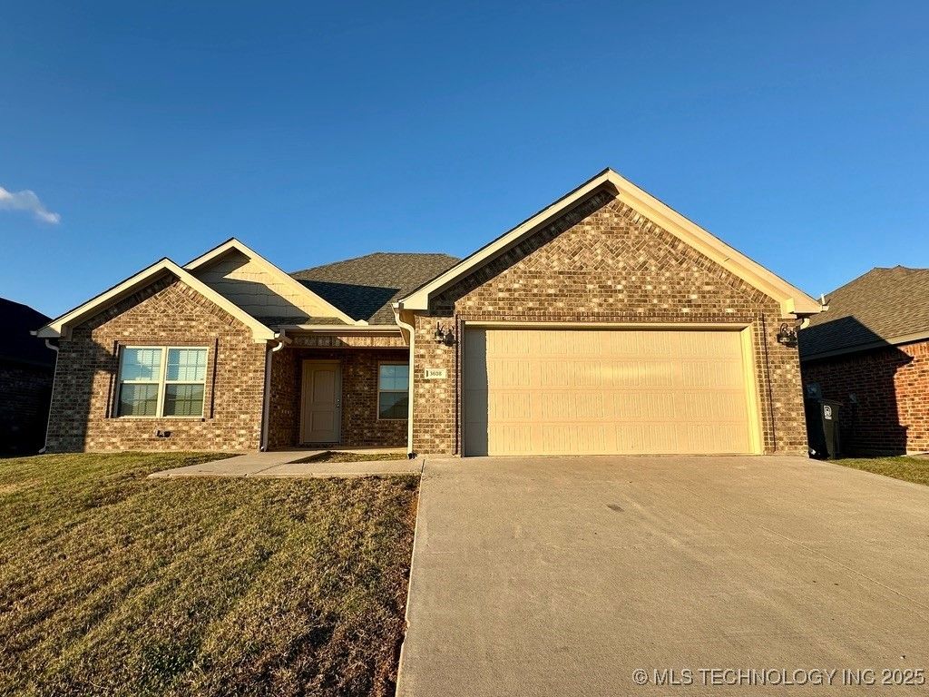 3608 Prairie Crossing Street, Durant, OK 74701