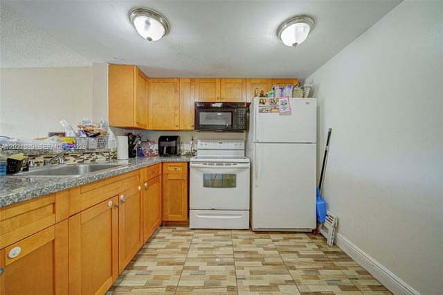 494 NW 165th St Rd C-205, Miami, FL 33169