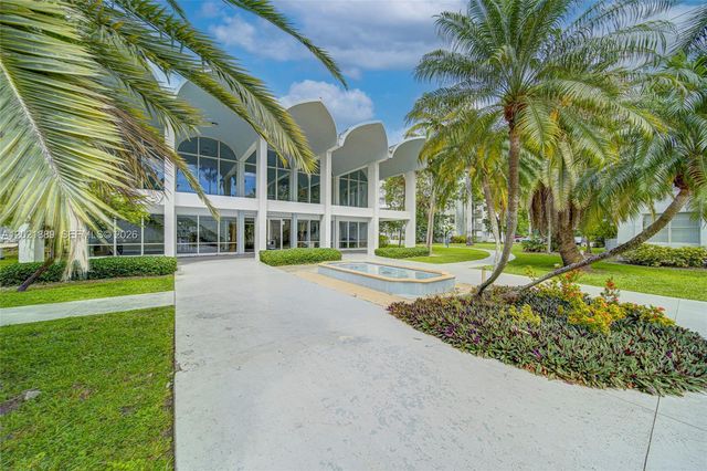494 NW 165th St Rd C-205, Miami, FL 33169