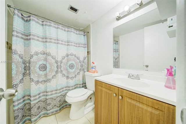 494 NW 165th St Rd C-205, Miami, FL 33169