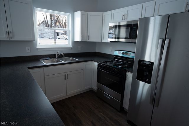 161 High Street, Elyria, OH 44035