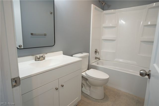 161 High Street, Elyria, OH 44035