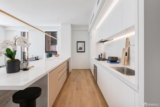 1 Steuart Lane 605, San Francisco, CA 94105