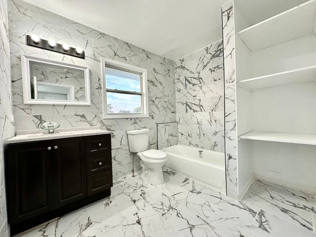 801 S 16th Avenue, Maywood, IL 60153