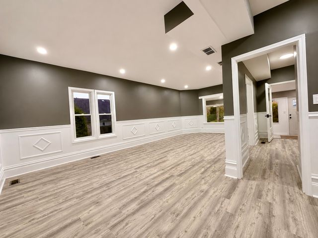 801 S 16th Avenue, Maywood, IL 60153