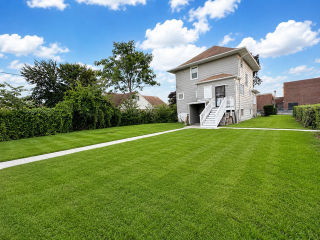 801 S 16th Avenue, Maywood, IL 60153