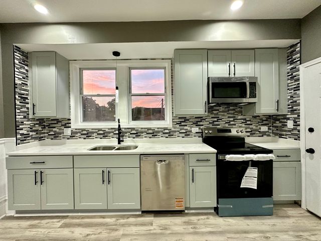 801 S 16th Avenue, Maywood, IL 60153