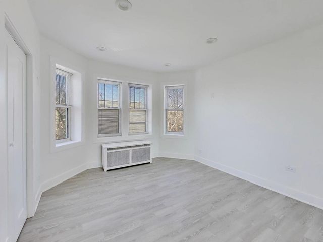 7425 N Campbell Avenue 3, Chicago, IL 60645