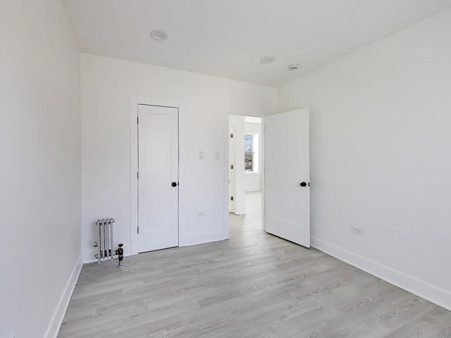 7425 N Campbell Avenue 3, Chicago, IL 60645