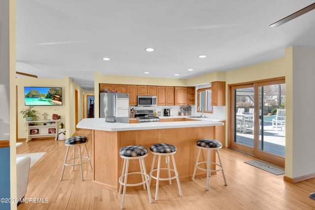 203 Gilford Avenue, Island Heights, NJ 08732