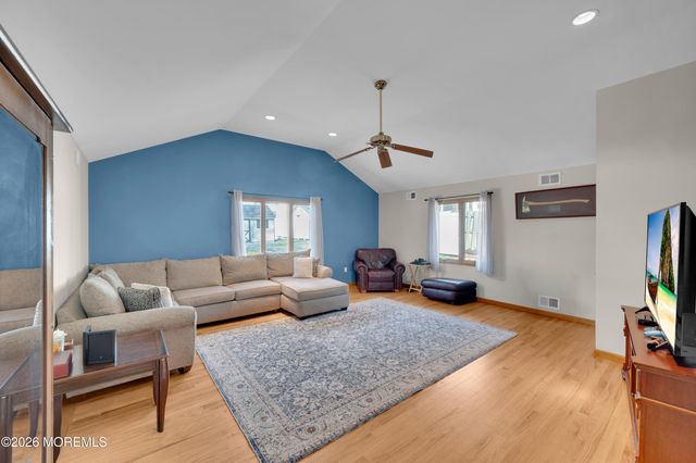 203 Gilford Avenue, Island Heights, NJ 08732