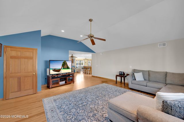 203 Gilford Avenue, Island Heights, NJ 08732