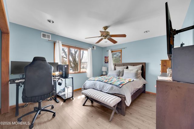 203 Gilford Avenue, Island Heights, NJ 08732