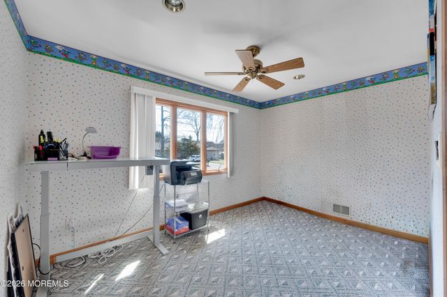 203 Gilford Avenue, Island Heights, NJ 08732