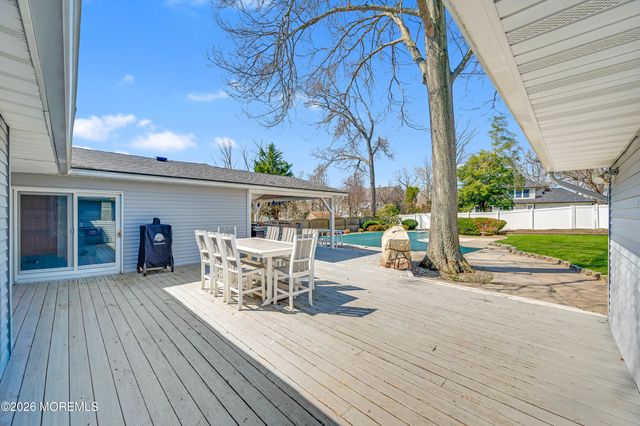 203 Gilford Avenue, Island Heights, NJ 08732