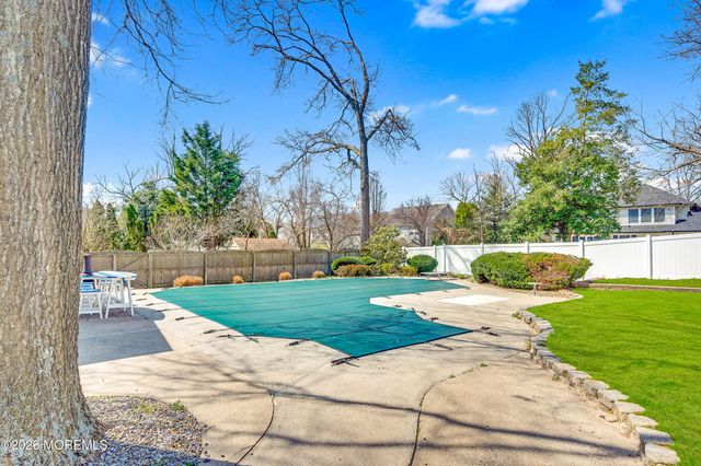 203 Gilford Avenue, Island Heights, NJ 08732