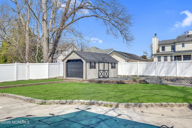 203 Gilford Avenue, Island Heights, NJ 08732