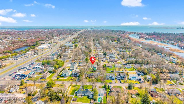 203 Gilford Avenue, Island Heights, NJ 08732