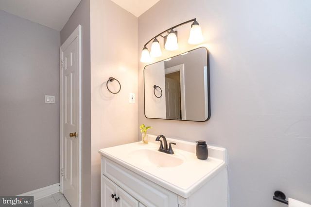 704 YARDLEY CMNS, Yardley, PA 19067
