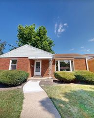 8635 Drake Avenue, Skokie, IL 60076