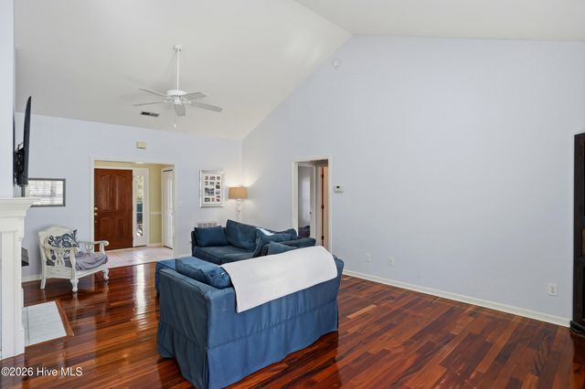 200 Greenwich Lane, Wilmington, NC 28409