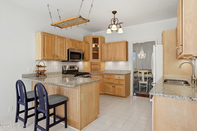 200 Greenwich Lane, Wilmington, NC 28409