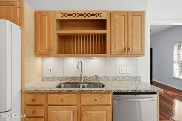 200 Greenwich Lane, Wilmington, NC 28409