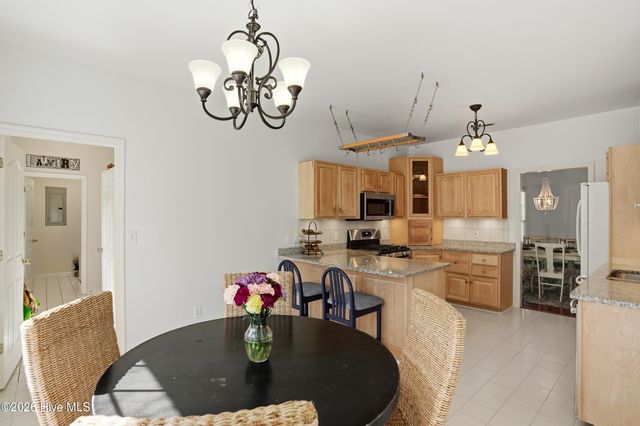 200 Greenwich Lane, Wilmington, NC 28409