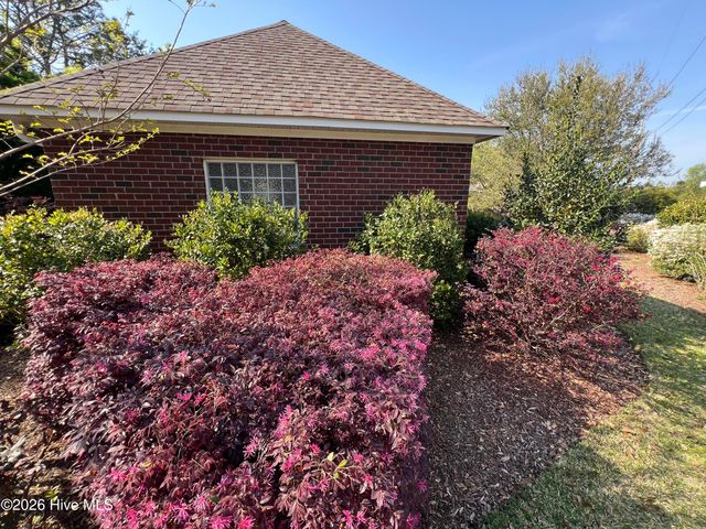 200 Greenwich Lane, Wilmington, NC 28409